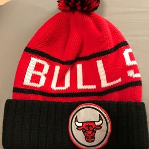 mitchell & ness bulls hoodie